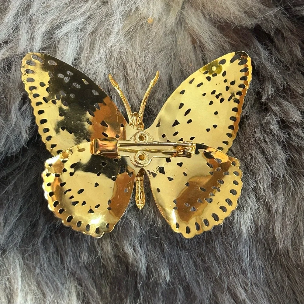 Vintage filigree shiny gold plated butterfly brooch pin